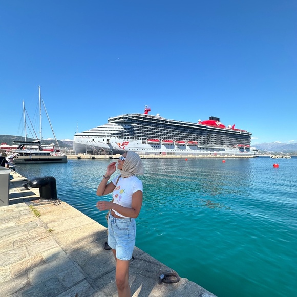 Meet your Posher, Lea - Picture 7 of 8